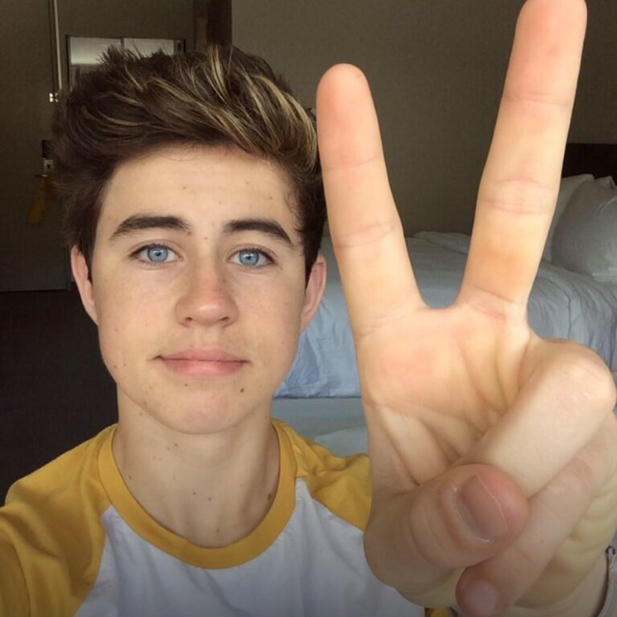 makaylacamp10's profile picture. Snapchat: http://t.co/FYzHQI6nK3 Instagram:makayla217