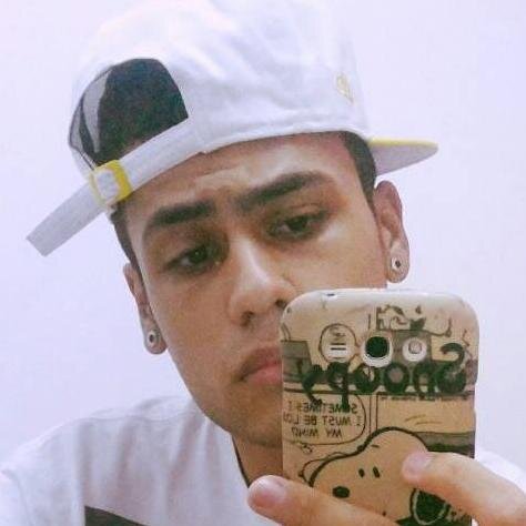 ♪ Que Deus me guarde pois eu sei que ele não é neutro, vigia os rico, mais ama os ke vem do gueto ♪♫...