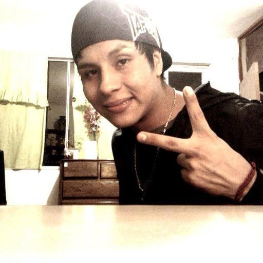 Tratando de ser feliz ..  Q la fuerza me acompañe .. xD