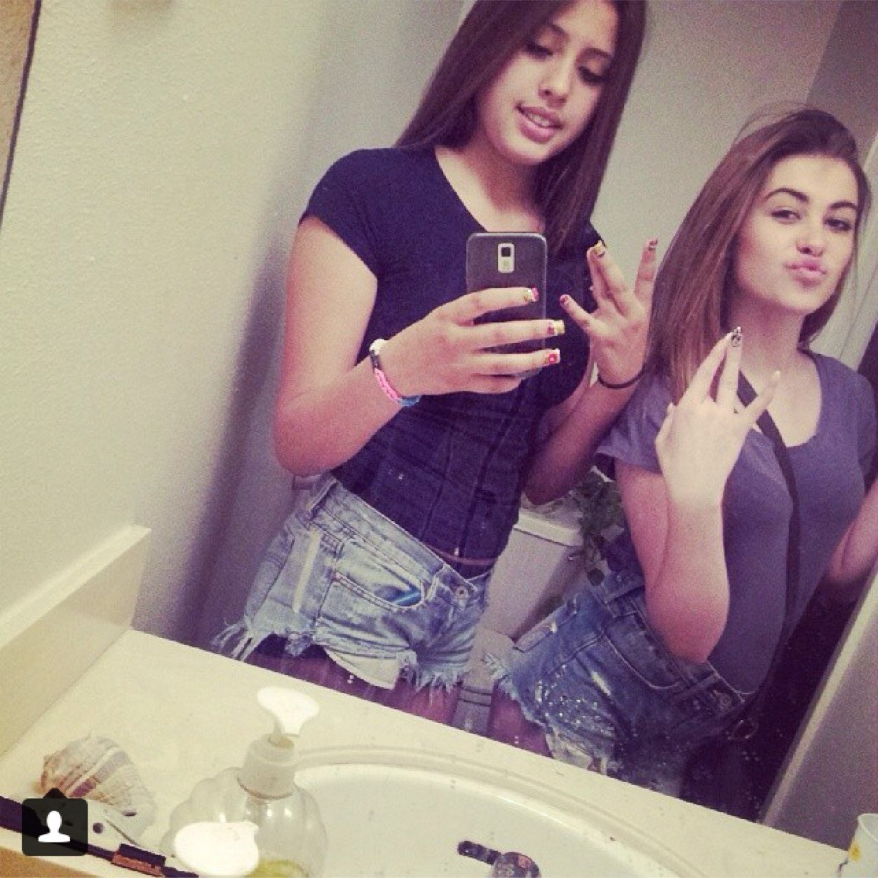 - ϻoƞєყ ıs ℓıƙє ɑ ժʀuց ıʈs ѵєʀʀყ ɑժıcʈıѵє . Facebook ; Samantha Jayee Pitts . Ig , Kik , snapchat ; samanthaa_jayee