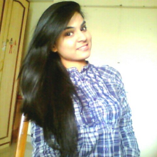 Dreamer and achiever. Poet. Old-fashioned lover. Can make or break your heart. Beauty=Originality.