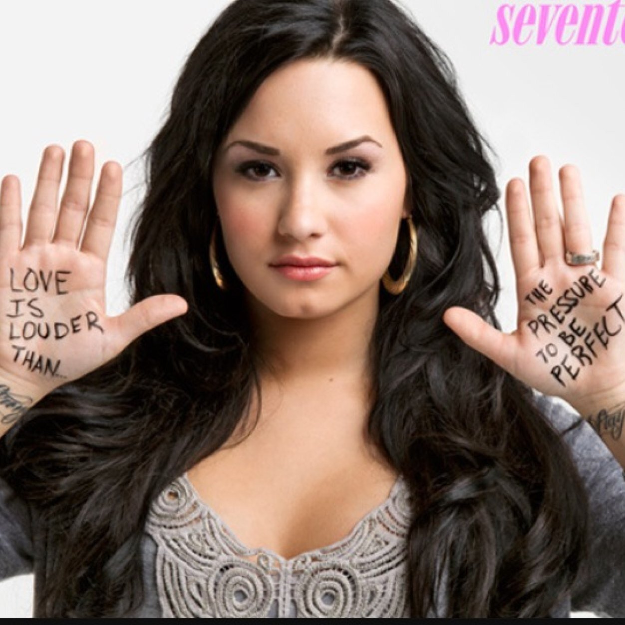 ❤Demetria Devonne Lovato is my Queen I am a warriorwho is unbrokenand will be rising from the ground like a skyscraper❤