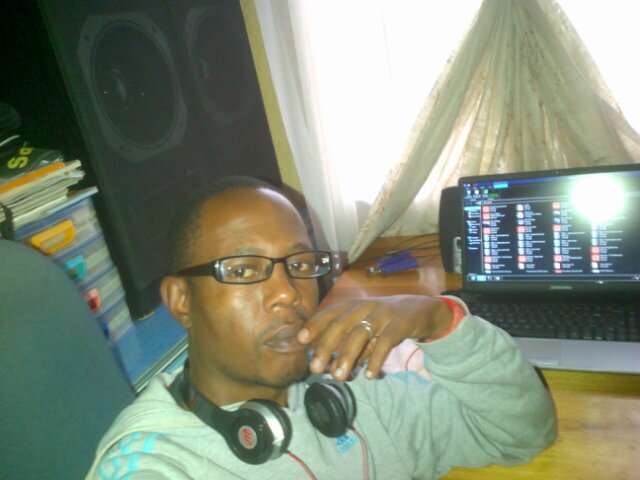 siyakhaubuhle's profile picture. Construction and Maintenance: 1.plastering.       2.Tilling.         3.Painting.       4.Roofing/Roofing repair 5.Property sales