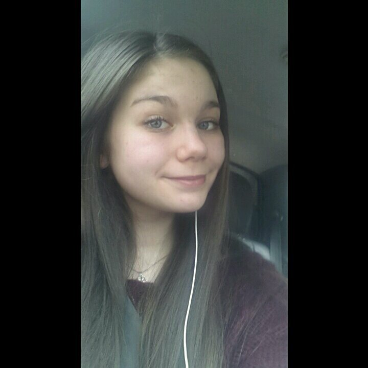 tbh_chloe's profile picture. instagram- tbh_chloe