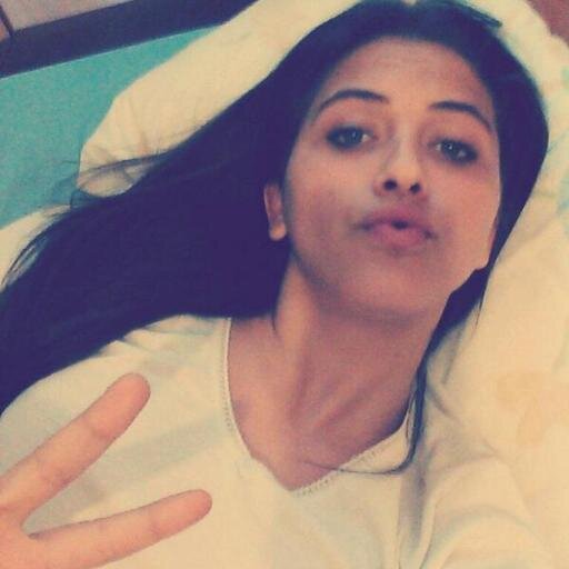 que vengan si quieren movida que vengan diles a esos cabrones que vengan quieren copiar mi rap mi flow mi crew 995 ♪