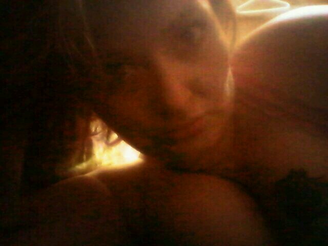 Hopeless romantic. writer. Finds happiness in the little things.:-)followed by @mcbridemelissa #TwdfaImily #stoner #single