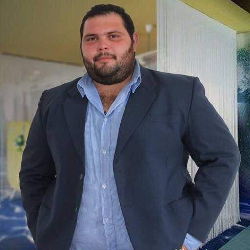 Comunicólogo, relacionista público y Community Manager. Dirección comercial en @GeekPort_Mid