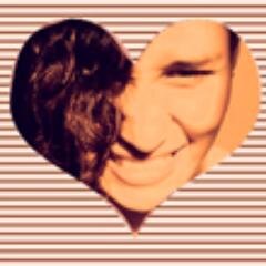 iamKHENIA's profile picture. Comunicologa, rockera, popera, monster. adicta al cine, los libros, la música, la moda, la fotografía y el teatro. Vivo la vida y dejo vivir.