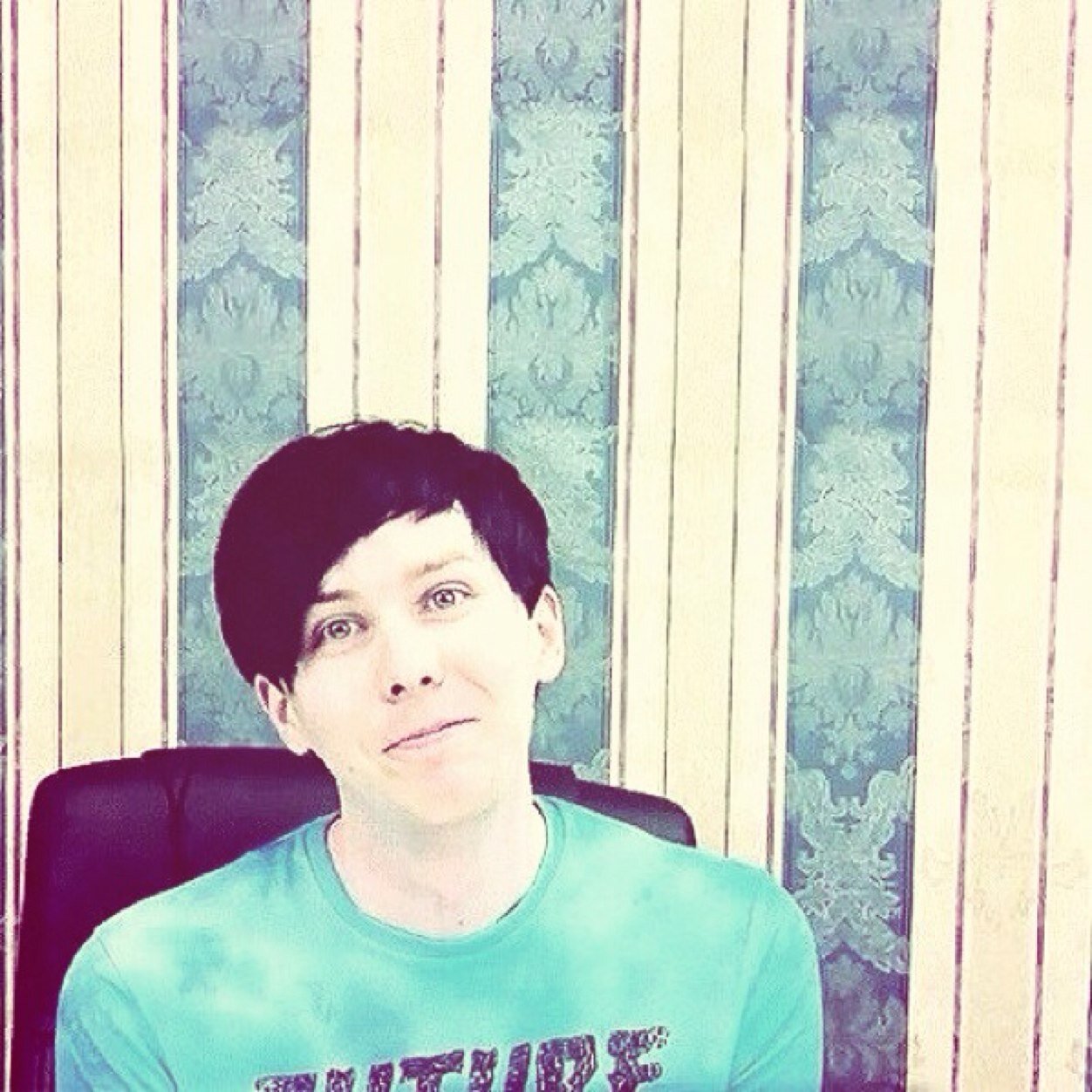 ay follow @danisinlove