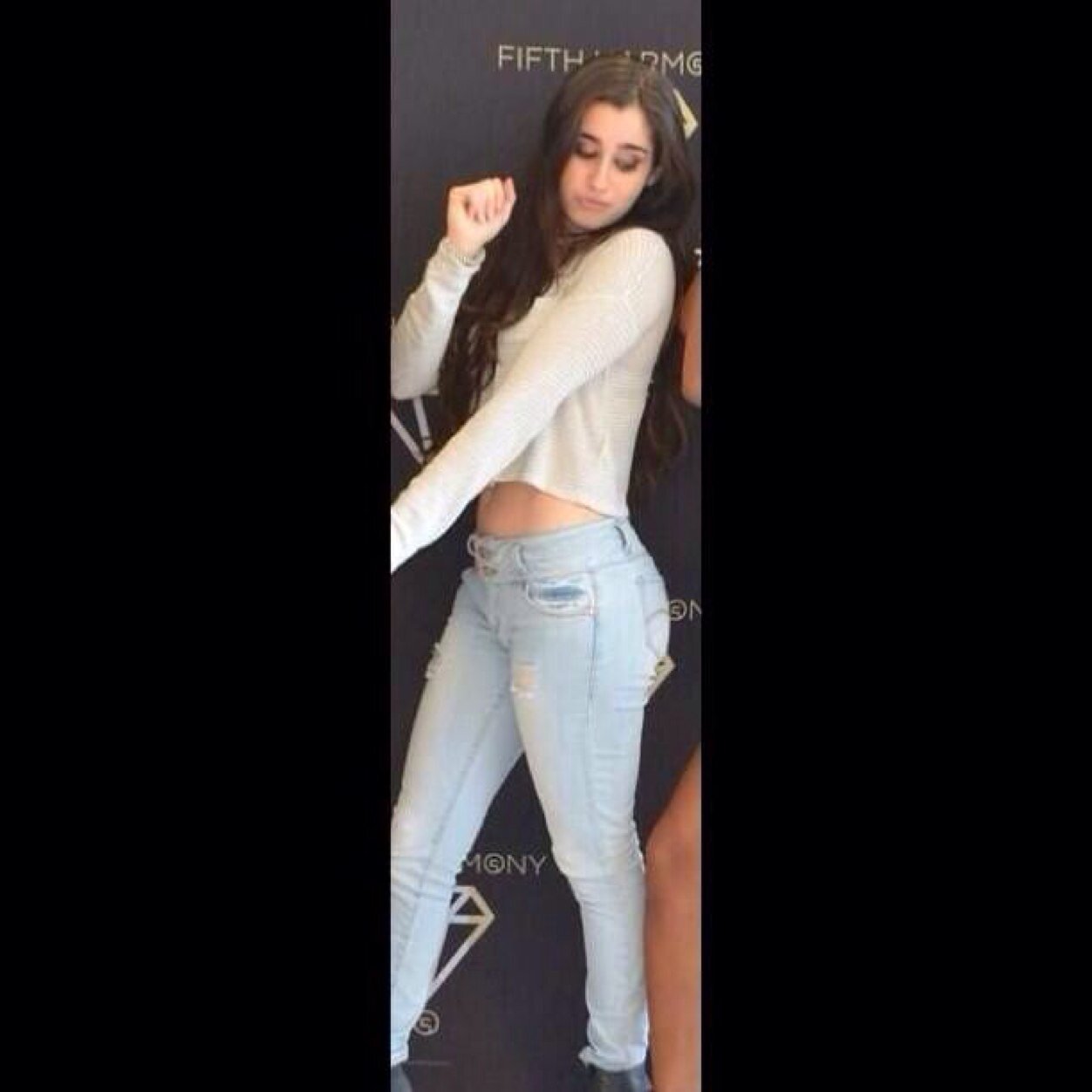 free follow! please follow @ratchetcabeYo she'll follow back if you ask! tHANK YOU :))