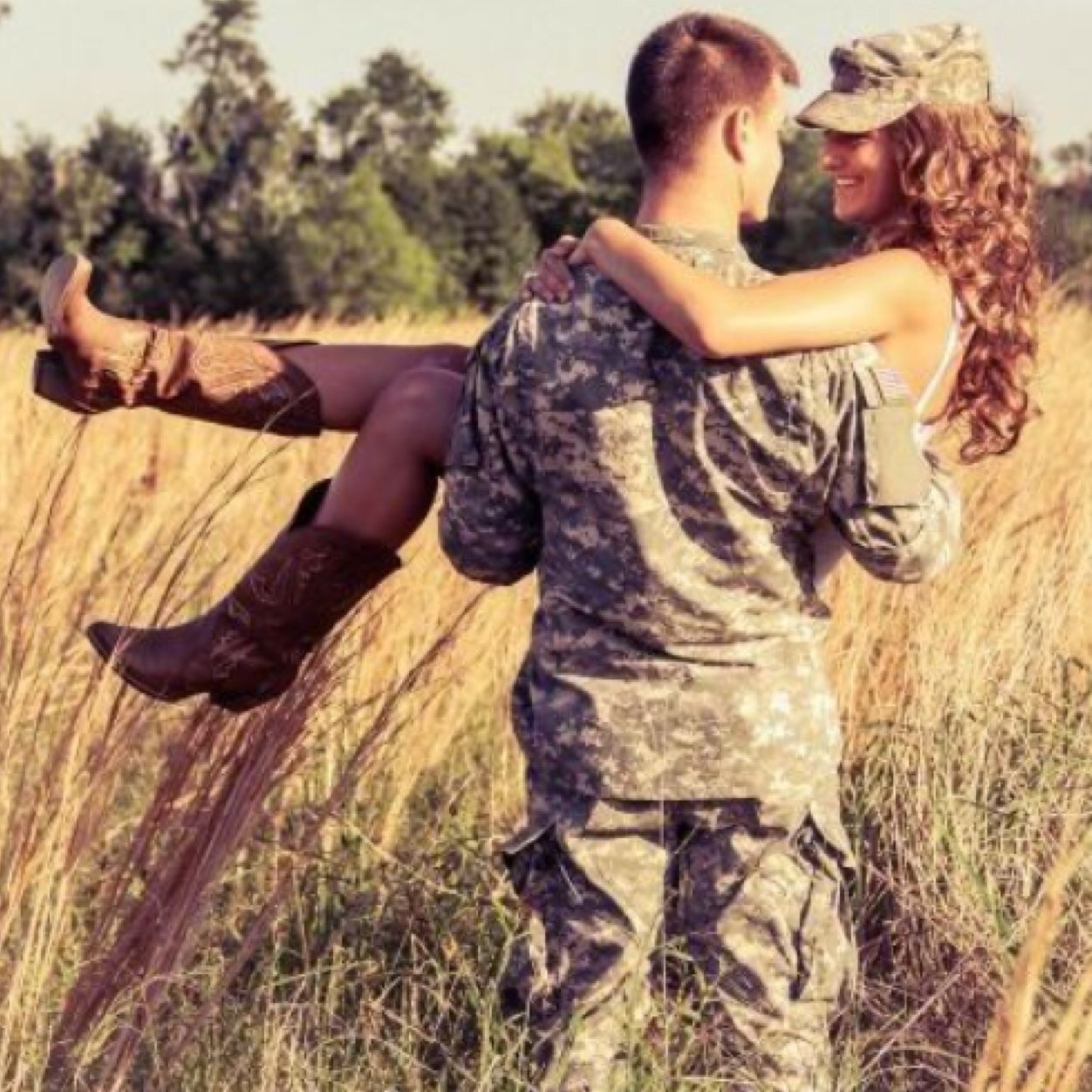 Proud ARMY girlfriend since 07/05/13. NC is home, my hearts in WA. Surviving the 2872.3 miles apart.