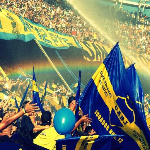 BOCA LOCURA! QUE TENEMOS AGUANTE NO HAY DUDA..♪
BOCA TE QUIERO! ANTES DE SER GALLINA YO ME MUERO..♫