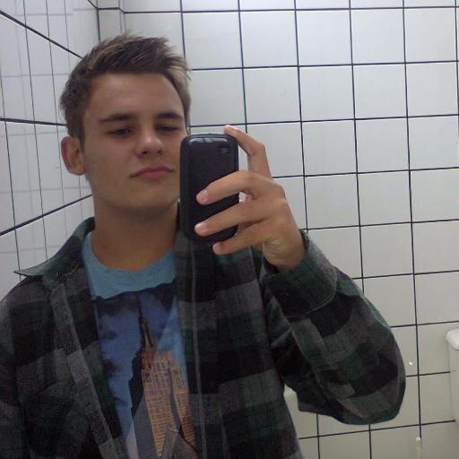 Positividade na cabeça, paz na alma e liberdade no coração. ☮