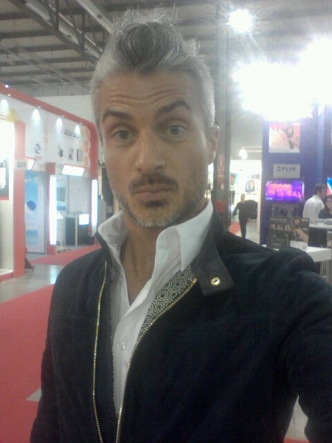 stephen_76_'s profile picture. calm down.