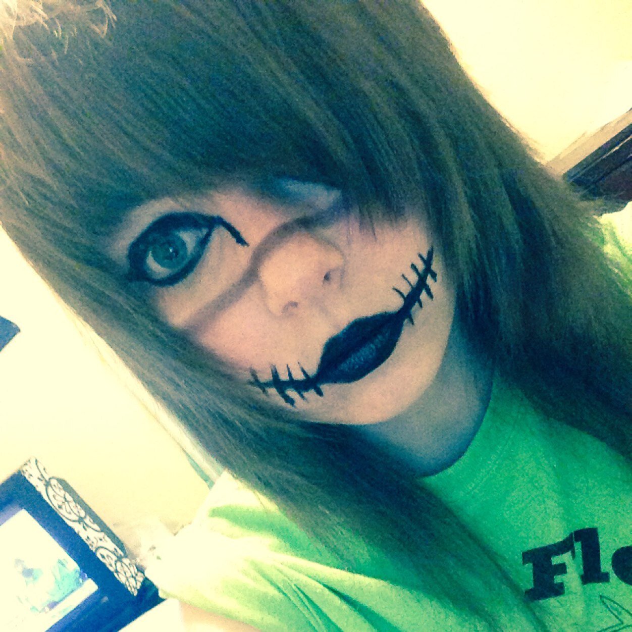 whisper13jade's profile picture. Food, friends, videogames, longboarding, animals, music....yup.