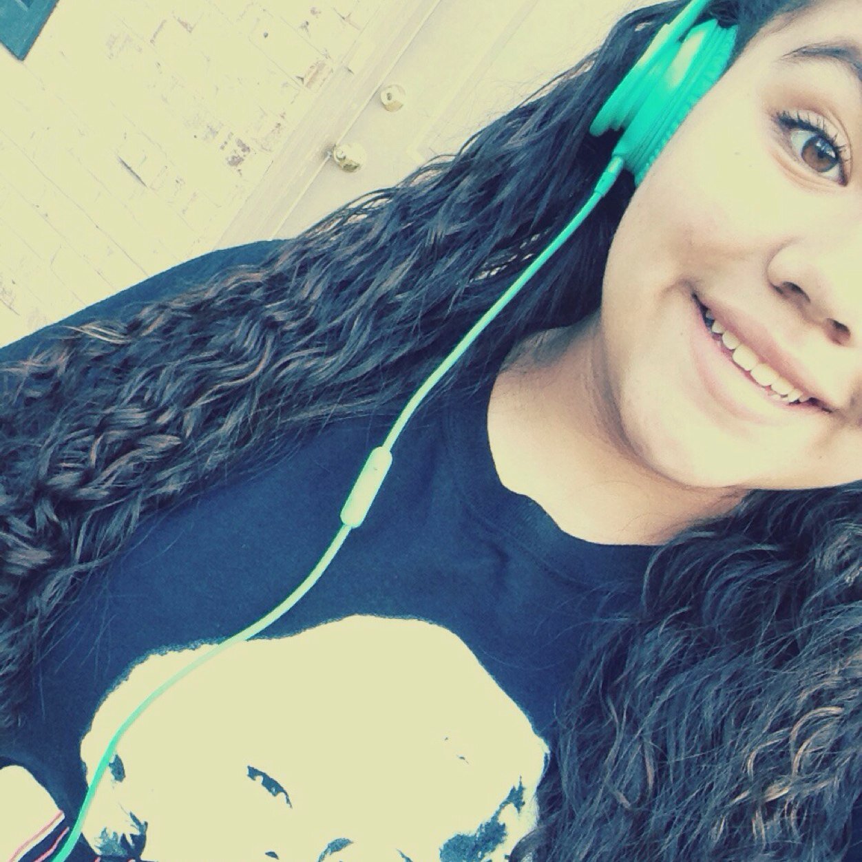 kh395912_karla's profile picture. Follow my other twitter 
http://t.co/obQgQV1G0R