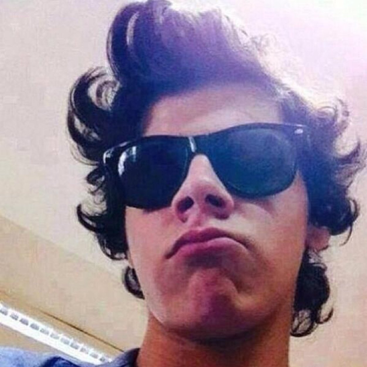 Follow @_lnvisible_  and she will follow you back :)