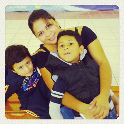 alegre y amo todo lo que tengo a mi lado!