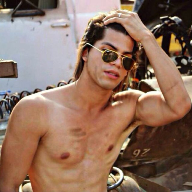 raivillacres's profile picture. DIOS: actual competidor de BLN , ex calle7, Futuro periodista del país, modelo y actor, amante de los deportes, vídeo juegos, animales y niños.