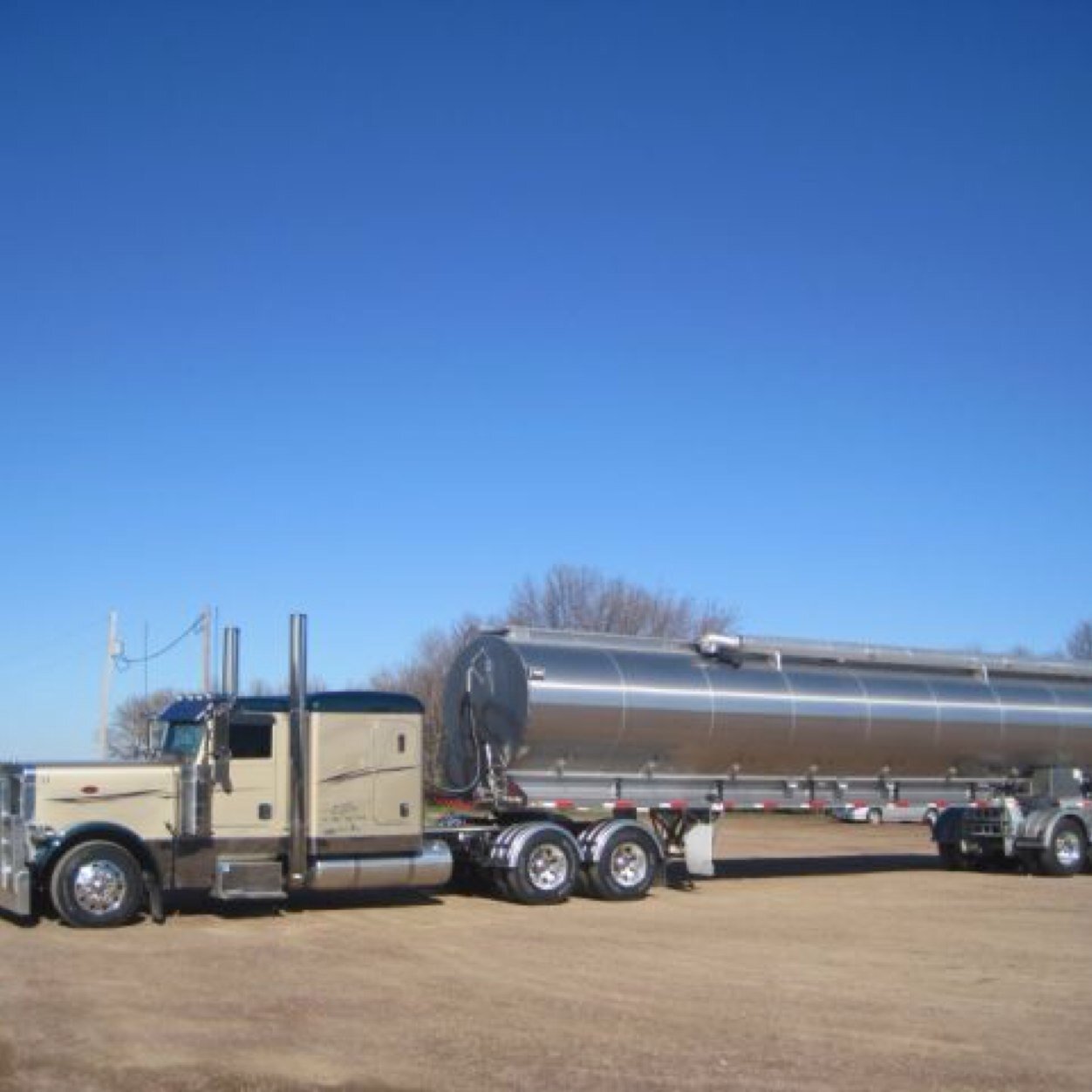 simontrucking's profile picture. Sales Rep for Walinga USA.