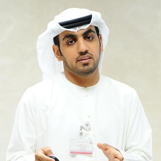 شـاب إماراتي من مواليد 1984 ، متخرج من جامعة الإمارات ولدي بكالريوس في إدارة الأعمال – إدارة ، وكاتب مقالات ومدون ، ومدرب دولي معتمد