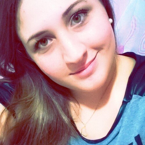 teteh_melo's profile picture. tentando decidir se sou um bom exemplo ou um péssimo aviso...