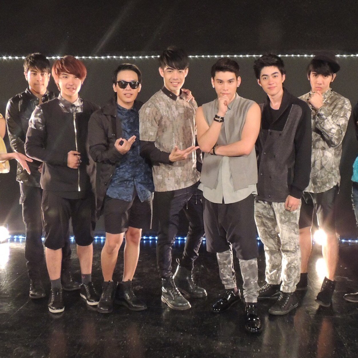 Welcome to Evo Nine Fantwitter! Update all about Evo nine photos, News , schedule,,Thai boyband under Monomusic :D come follow usss!