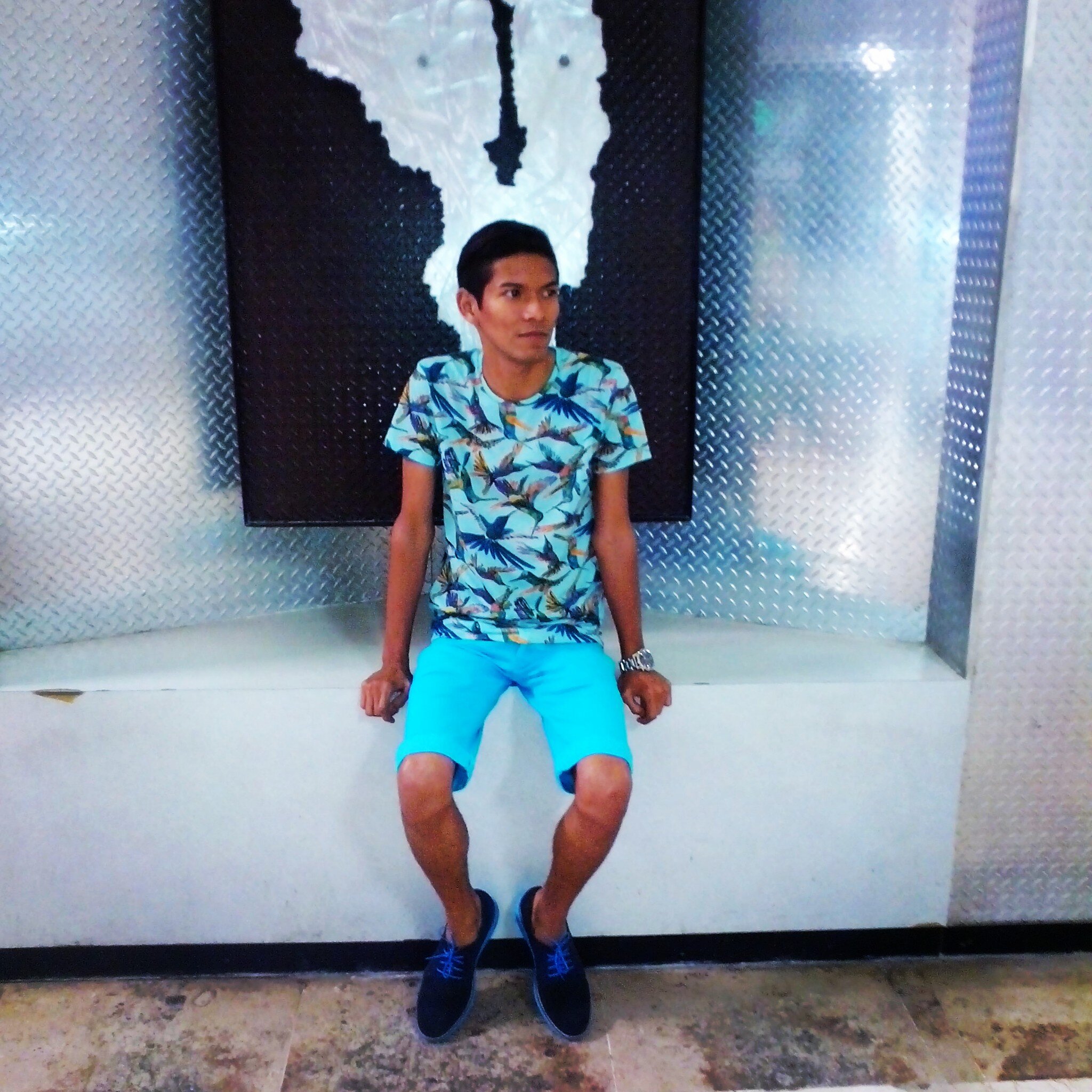 Love fashion! Love Art! Fashion Boy... And Trend Follower. 
 http://t.co/11yeGC9sPe …