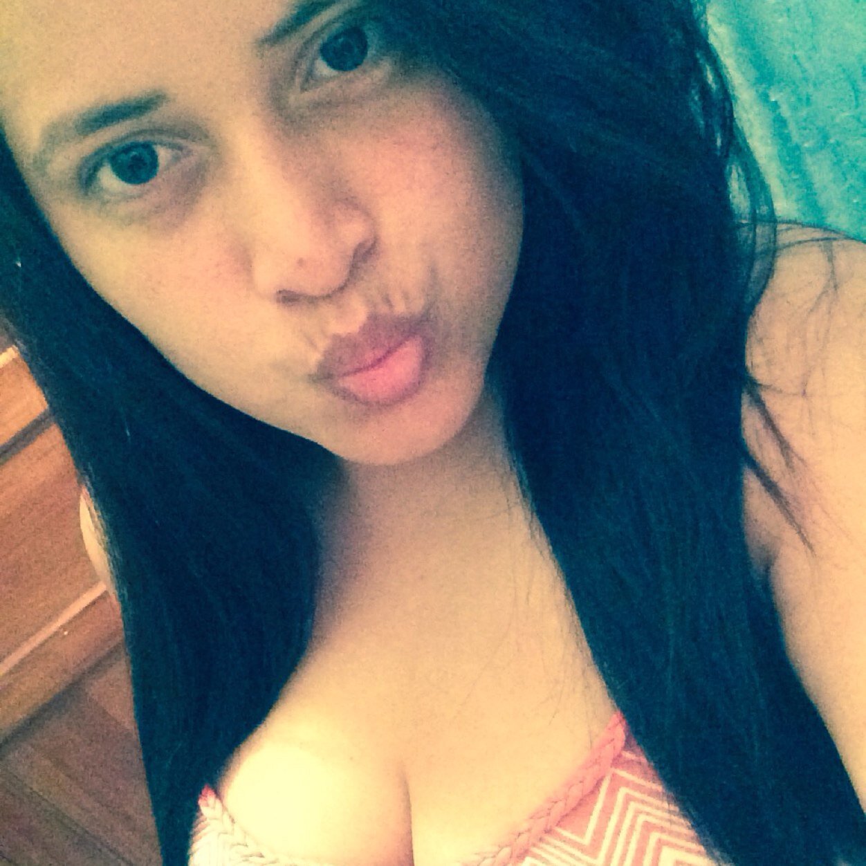 La vida es una cajita de sorpresas... La cual algunas no son tan agradables.. Pero ay que vivir con ellas :) L.J.M.G