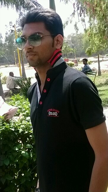 whaT ya eXpEcT mE to WriTe..!!                                  waNNa knOw mE..? jsT foLloW & aSk...