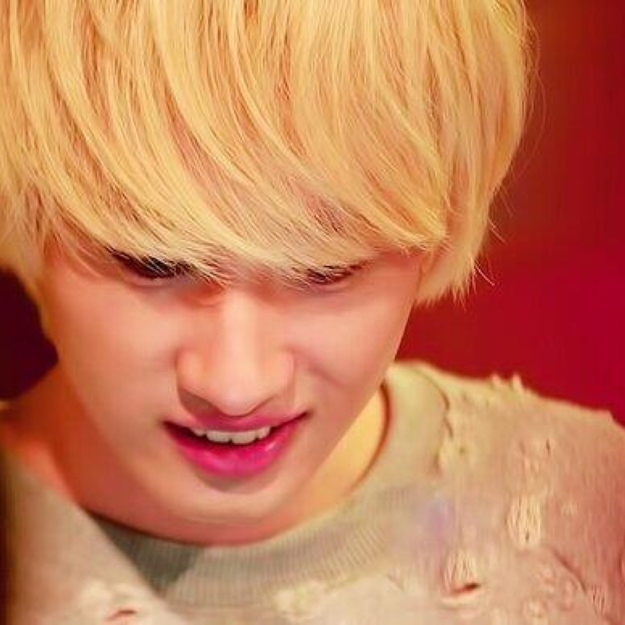 FatinJKY's profile picture. ไม่สำคัญ ไม่ต้องสนใจหรอก :)) | เหนื่อยกับการเป็นอยู่แบบนี้ | E.L.F | 21.10 | เล่นสองแอคนะ @tinjky