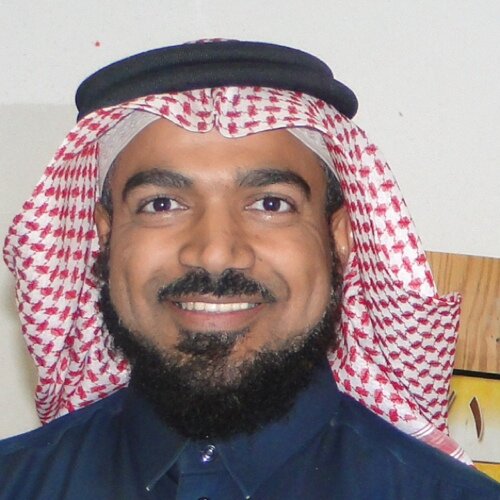 مهتم بالأعمال والجمعيات الخيرية  و ومدرب سابق في مهارات التفكير الابداعي والاختراع   almesfir سناب شات
