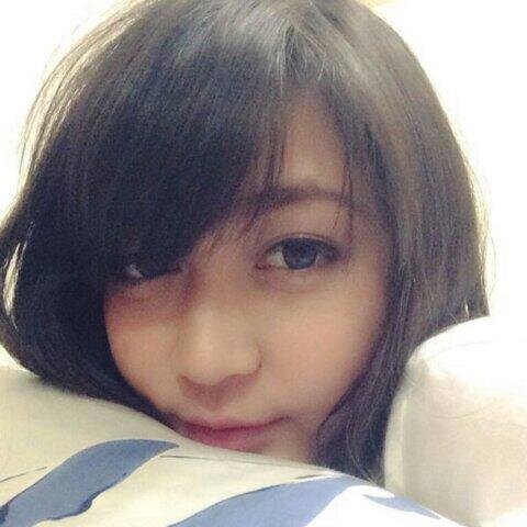 JKT48's fashionista, I speak fashion in a charming way. Let's catch some style :D #VelovedGirl #KeepSupportVe @veJKT48