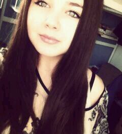 m'n beste vriendinnetje iloveher so .
als iemand haar wat doet eh ,
je gaat zien . 
mijn beauty,
kuss , @hartjegod