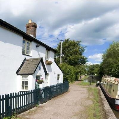 SelfCateringHoI's profile picture. Include your property on http://t.co/L1mmEjRiyH  just £29 a year.  No commission - all bookings made direct