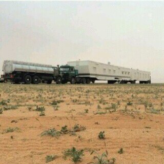 ياعيونـي فيكـ للعبره مواري.                                         عزتيل ألمشتحـن من دمع عينـه.