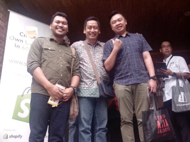 Twitter Ikatan Entrepreneur Cimahi adalah twitter yg berfokus pada usaha dari para entrepreneur yang ada di Kota Cimahi . GO ENTREPRENEUR !