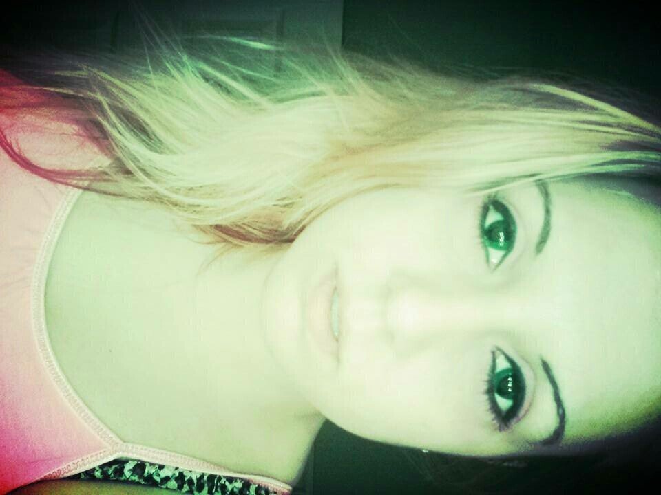 soon to be known female HOUSTON rapper... hittin that studio real soon, but for now, check the live shit :-)