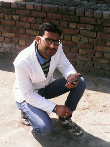 थोड़ा अलग सोचता हुँ क्युकि भीड़ पहचान नही देती..!