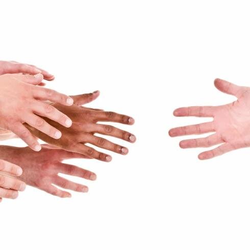 2mainstendues's profile picture. Couple de médiums à l'Ile de la Réunion 974. Coaching et développement personnel. 2 mains tendues, 2 mains pour vous aider à trouver des réponses.