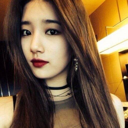 Here to serve you about breaking kpop celebrity news and gossip!