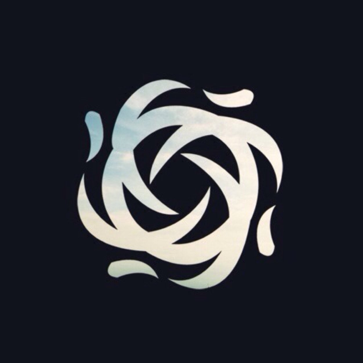 لا يتواضع الا من كان واثقًا بنفسه، و لا يتكبرإلا من كان عالمًا بنقصه ♡ . . .