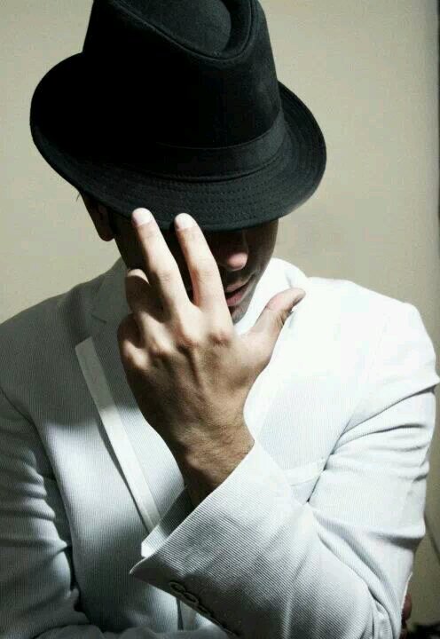 thealwaysdark's profile picture. Tasarımcı, Fotoğrafçı, Kemancı, Gitarcı, Ritmci.. Kilimcinin köroğlu:)