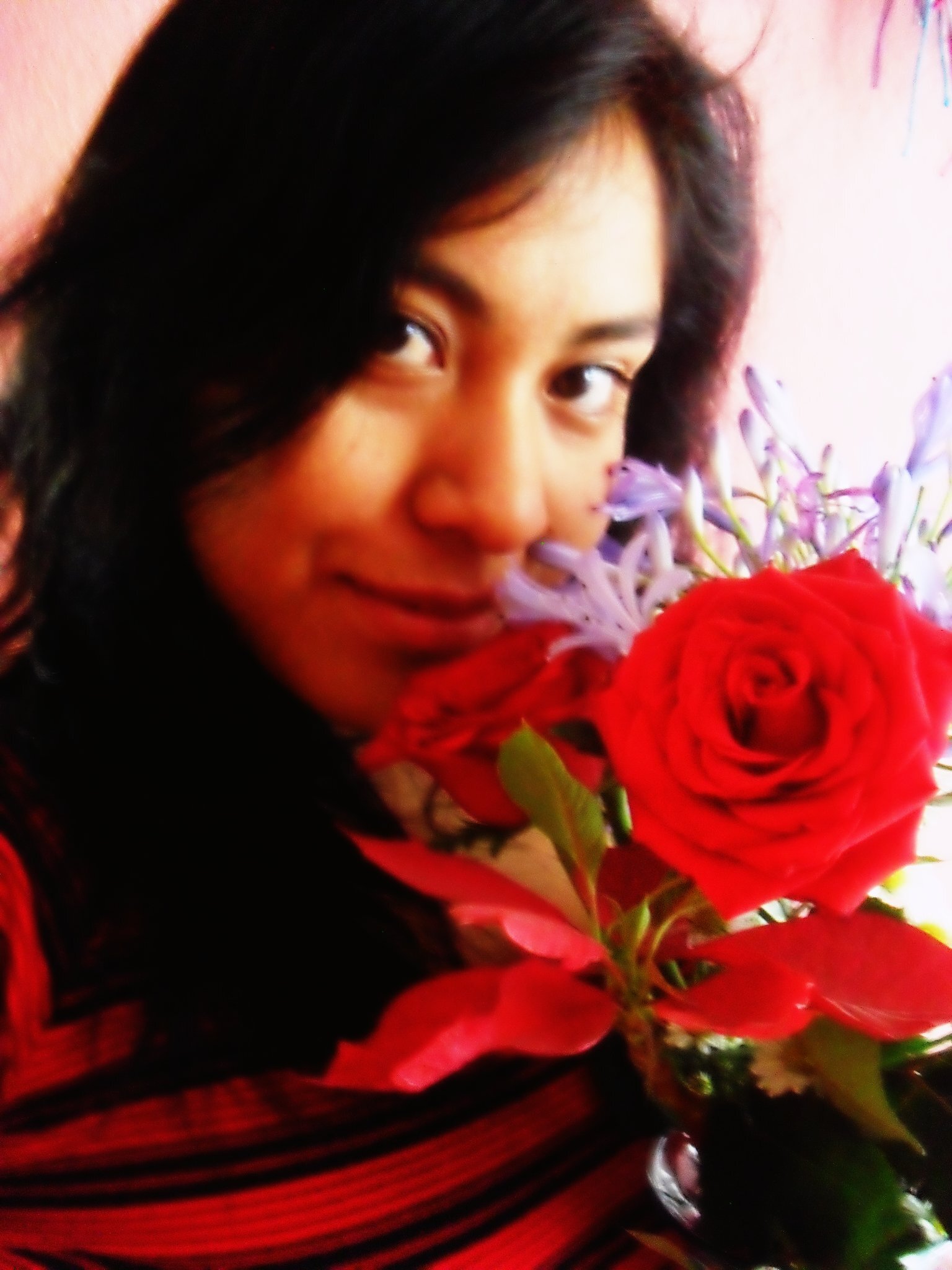 I am a very sweet girl, I love ice cream and apples ... I love making new friends, listen to music and watch movies ...