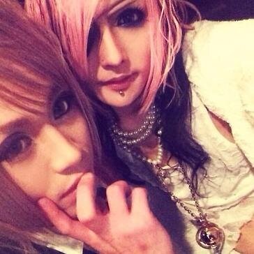 Wonbinhoo's profile picture. 앗 엠카가 아니라 뮤뱅이군요!!!! ㅎㅎ 죄송해요 잠시 착각 ㅠㅠ 뮤뱅본방사수하깅