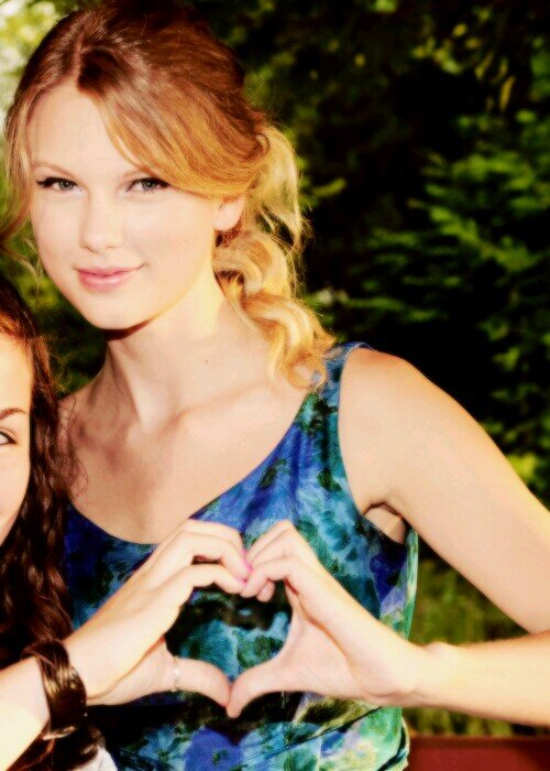 moving from Taylor Swift is impossible cause i still see it all in my head, burning RED!