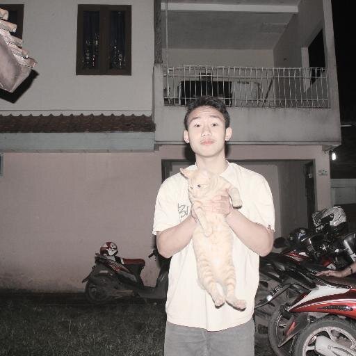 arisusantonugro's profile picture. Life is a struggle, there is no life without a struggle|@XIIPS1be|@sapuluhGENEP|@sman_baleendah|@WAR_10Tek| @Newspirit_crew|@sbf_Family| |@Futsalsman1be|#CFC