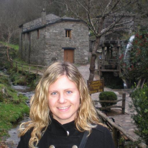 Maestra de primaria apasionada de los viajes. El cerebro humano no es un vaso por llenar, sino una lámpara por encender (Plutarco)