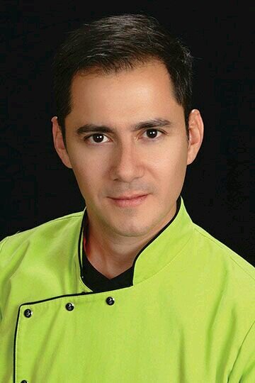 AndresCakes's profile picture. Artista gráfico con gran experiencia en aerografia
sobre azucar.
Tallador y escultor de cakes en 2D, bajo relieve y 3D
Fondant y Buttercream