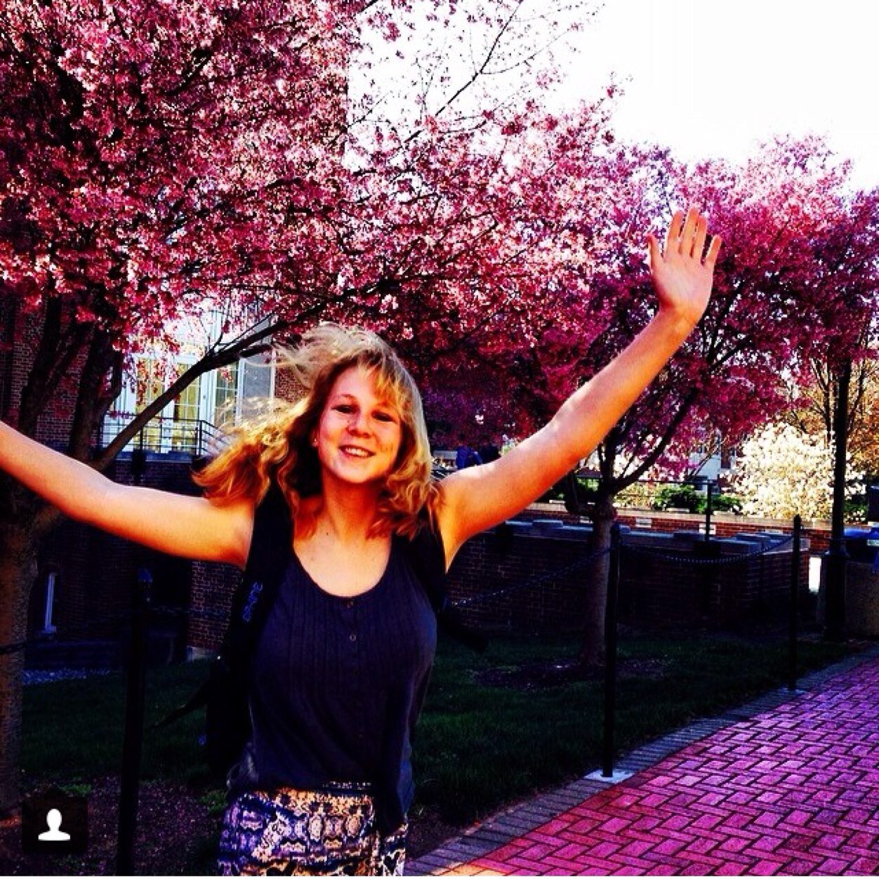 Haleygscomet's profile picture. Keep your face always toward the sunshine and the shadows will fall behind you-Walt Whitman.       U Delaware 17'